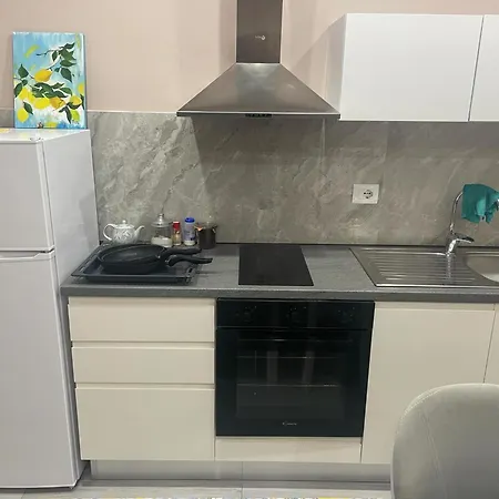 Meri Hause * Vlorë