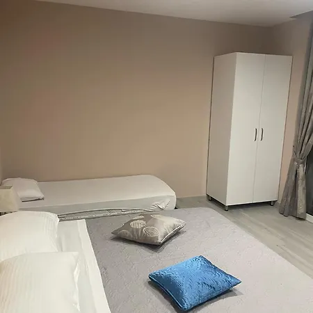 Meri Hause Vlorë