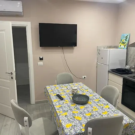 Meri Hause * Vlorë